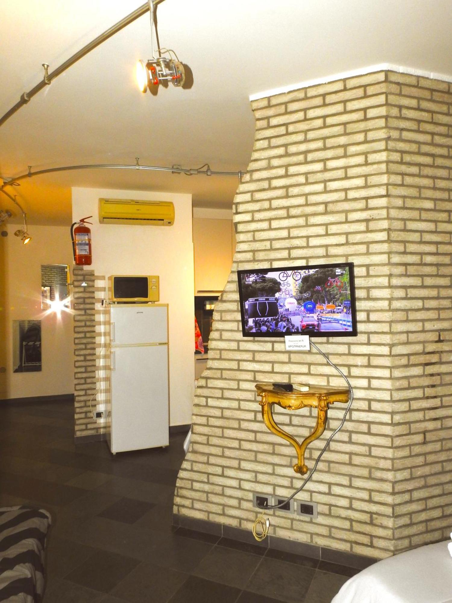 Dormire In Centro Trieste Studio Galleria 16 מראה חיצוני תמונה